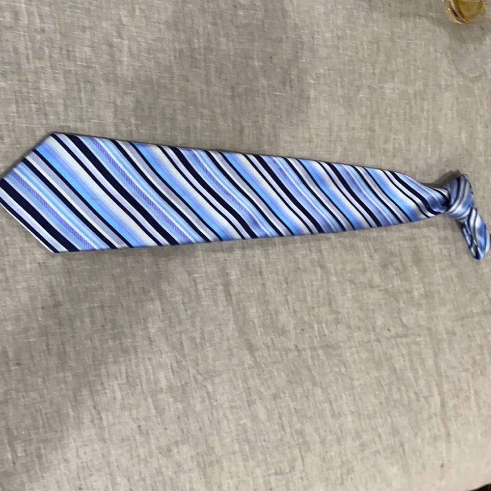 Neck tie